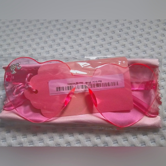 handcrafted pink heart-shaped sunglasses upcycled - Picture 4 of 4